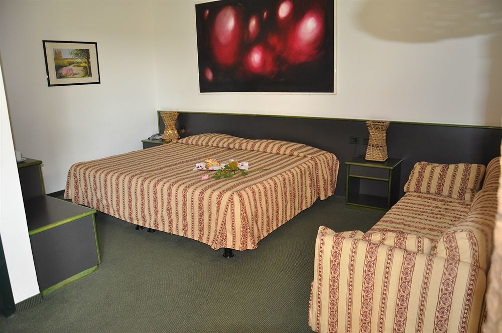 Green Hotel Poviglio  Extérieur photo